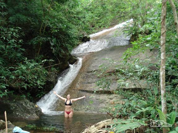 Mais um delicioso banho de cachoeira na região de Pancas, nos Pontões Capixabas, noroeste do Espírito Santo (foto de Dez/2008)